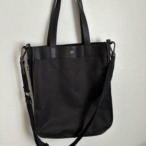 Lululemon Now and Always Tote 15L Black Expandable w/ crossbody strap